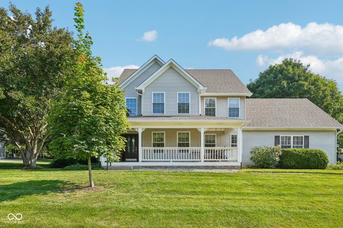 10515 Wildwood Dr, Zionsville, IN, 46077-9586 | Card Image