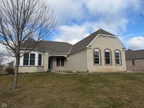 5218 Sweetwater Dr, Noblesville, IN, 46062-7189 | Card Image