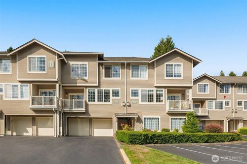 18628 Ne 55th Way, Redmond, WA, 98052-6130 | Card Image