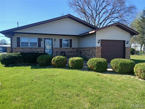 9 N Main St, Moro, IL, 62067-1001 | Card Image