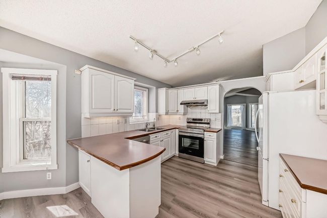 16246 Shawbrooke Rd Sw, House detached with 4 bedrooms, 3 bathrooms and 4 parking in Calgary AB | Image 7