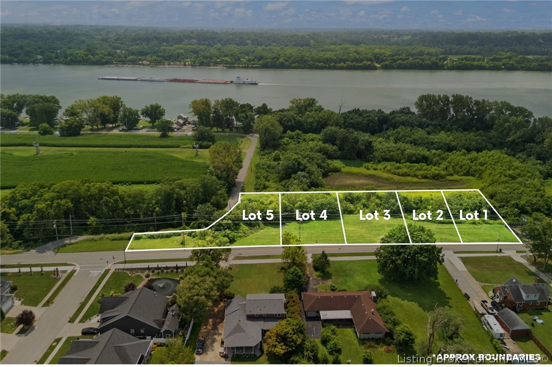Land in Jeffersonville