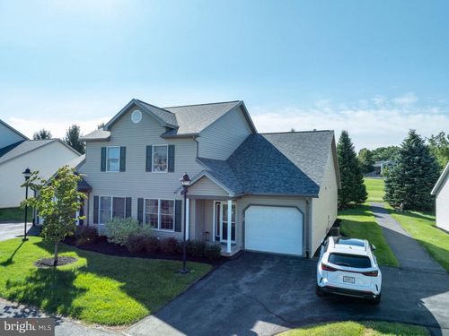 133 Winchester Ct, STATE COLLEGE, PA, 16801-8618 | Card Image