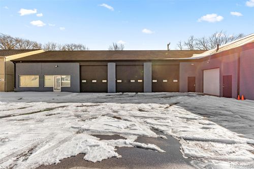 26289 W 8 Mile Rd, Redford, MI, 48240-1137 | Card Image