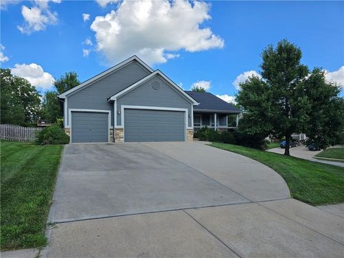 9119 N Garfield Ave, Kansas City, MO, 64155-3257 | Card Image