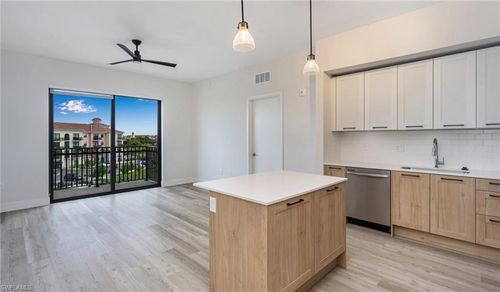 411-22980 Vista Edera Cir, ESTERO, FL, 33928-8387 | Card Image