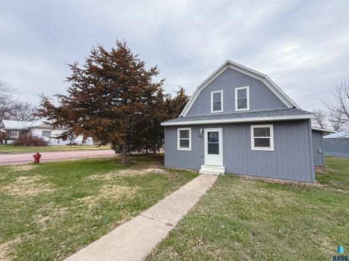 202 5th St Ne Street Ne, Wessington Springs, SD, 57382 | Card Image