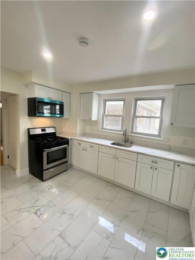 Kitchen | Image 8