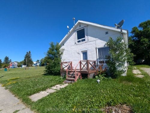 {{alt}} | Card Image