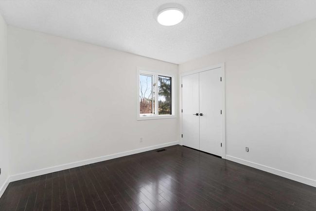 919 Shawnee Dr Sw, House other with 5 bedrooms, 4 bathrooms and 4 parking in Calgary AB | Image 32