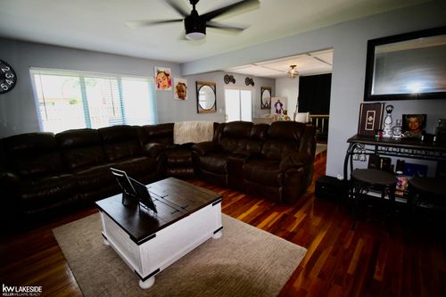 13069 Plumbrook Rd, Sterling Heights, MI, 48312-1649 | Card Image