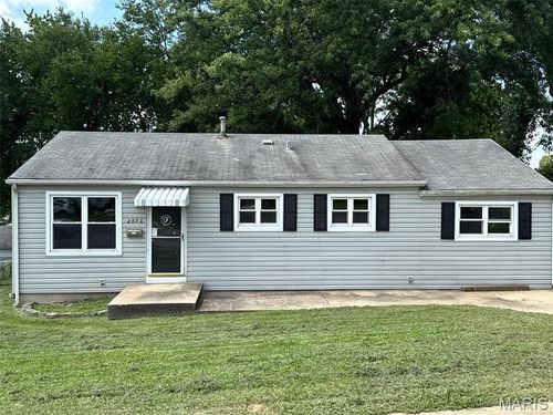 2570 Mullanphy Ln, Florissant, MO, 63031-3737 | Card Image