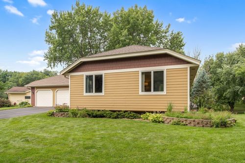 13631 Elkwood Dr, Apple Valley, MN, 55124-5216 | Card Image