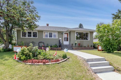 4919 48 Street, Innisfail, AB, T4G1N1 | Card Image