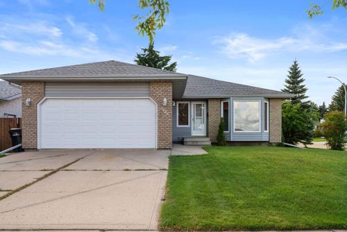5426 60 Street, Camrose, AB, T4V4G9 | Card Image