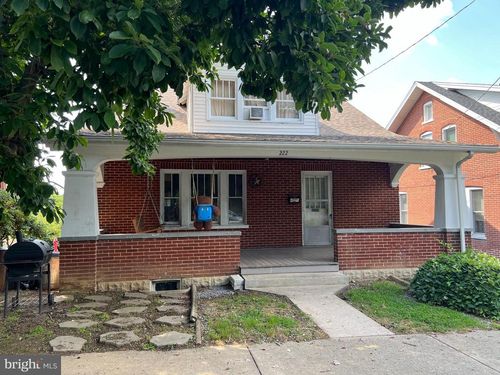 222 Philadelphia Ave, WAYNESBORO, PA, 17268-2618 | Card Image