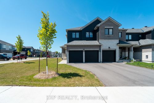 61 Esban Dr, Gloucester, ON, K1X0H3 | Card Image