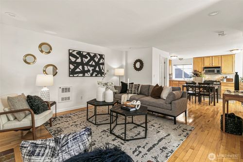 b-158 15th Ave, Seattle, WA, 98122-5617 | Card Image