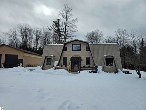 5800 Town Hall Rd, Hale, MI, 48739-9176 | Card Image