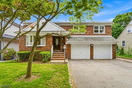 18 Hudson St, Nutley, NJ, 07110-2055 | Card Image