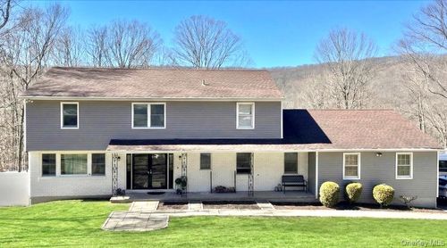 1281 Mckeel St, Yorktown Heights, NY, 10598-5004 | Card Image