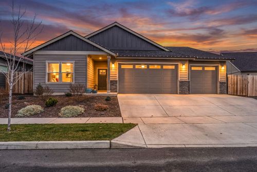 4980 Sw Zenith Ave, Redmond, OR, 97756-6871 | Card Image