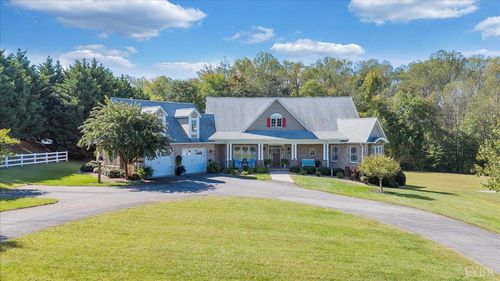 1074 Jefferson Dr W, Forest, VA, 24551-4590 | Card Image