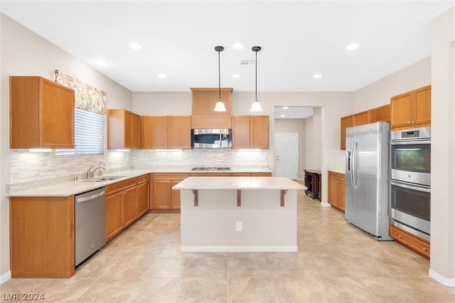 9639 Vital Crest St, House other with 3 bedrooms, 3 bathrooms and null parking in Las Vegas NV | Image 4