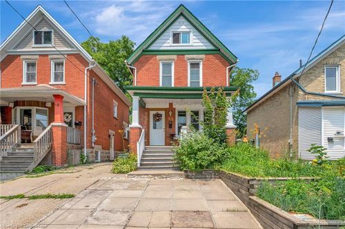 42 Shanley St, Kitchener, ON, N2H5N9 | Card Image