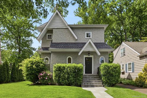 1 Kenmare Rd, Larchmont, NY, 10538-3212 | Card Image