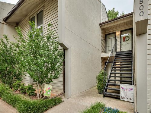 c-800 Cardinal Creek Boulevard, Norman, OK, 73072 | Card Image