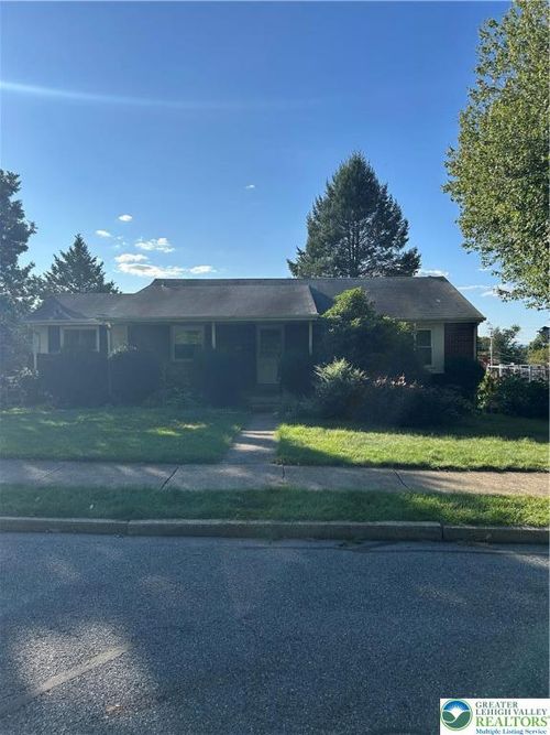 3011 Ithaca St, Allentown, PA, 18103-7319 | Card Image