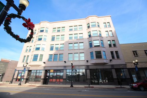 ste-100-25 Grove Ave, Elgin, IL, 60120-6423 | Card Image