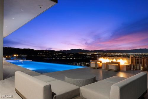 615 Scenic Rim Dr, Henderson, NV, 89012-5796 | Card Image