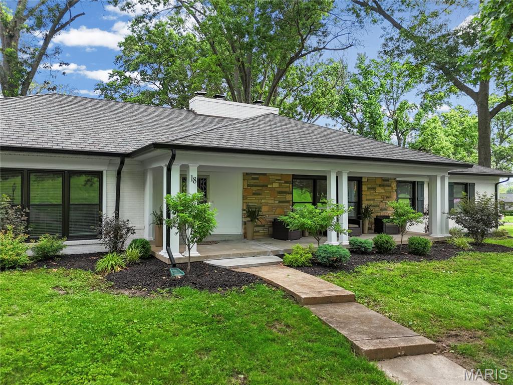 Residential in Town and Country 4