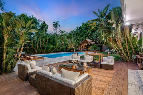 575 Hibiscus Ln, Miami, FL, 33137-3322 | Card Image