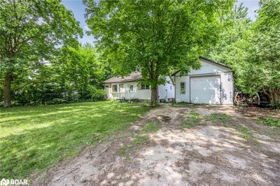 1213 Bayfield St N, House other with 4 bedrooms, 2 bathrooms and 10 parking in Midhurst ON | Image 1