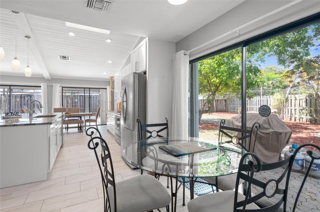 770 Nw 77 Th Ave, House other with 3 bedrooms, 2 bathrooms and null parking in Plantation FL | Image 18