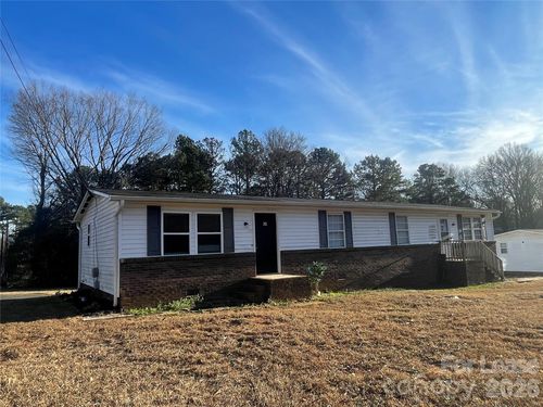 70 Barbee Rd Sw, Concord, NC, 28027-6967 | Card Image