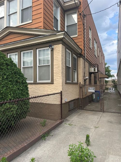 97 Waltham St, Jamaica, NY, 11435-4702 | Card Image