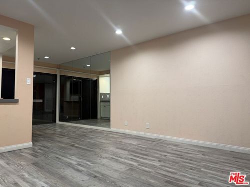 311-1355 N Sierra Bonita Ave, Los Angeles, CA, 90036-2409 | Card Image