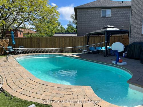 570 Enfield Rd, Burlington, ON, L7T2X5 | Card Image