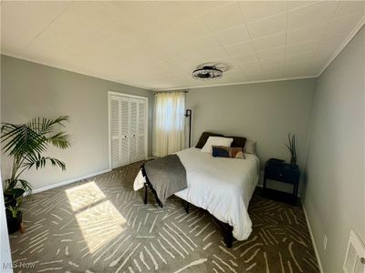 master bed with carpet | Image 3