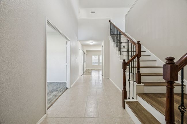 724 Kentucky Derby Ln, House other with 3 bedrooms, 3 bathrooms and null parking in Fort Worth TX | Image 4