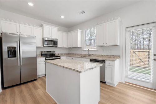 1532 Aralynn Ct, Conyers, GA, 30013-5504 | Card Image