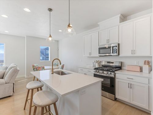 6825 S Clever Peak Ln, West Jordan, UT, 84081-3730 | Card Image