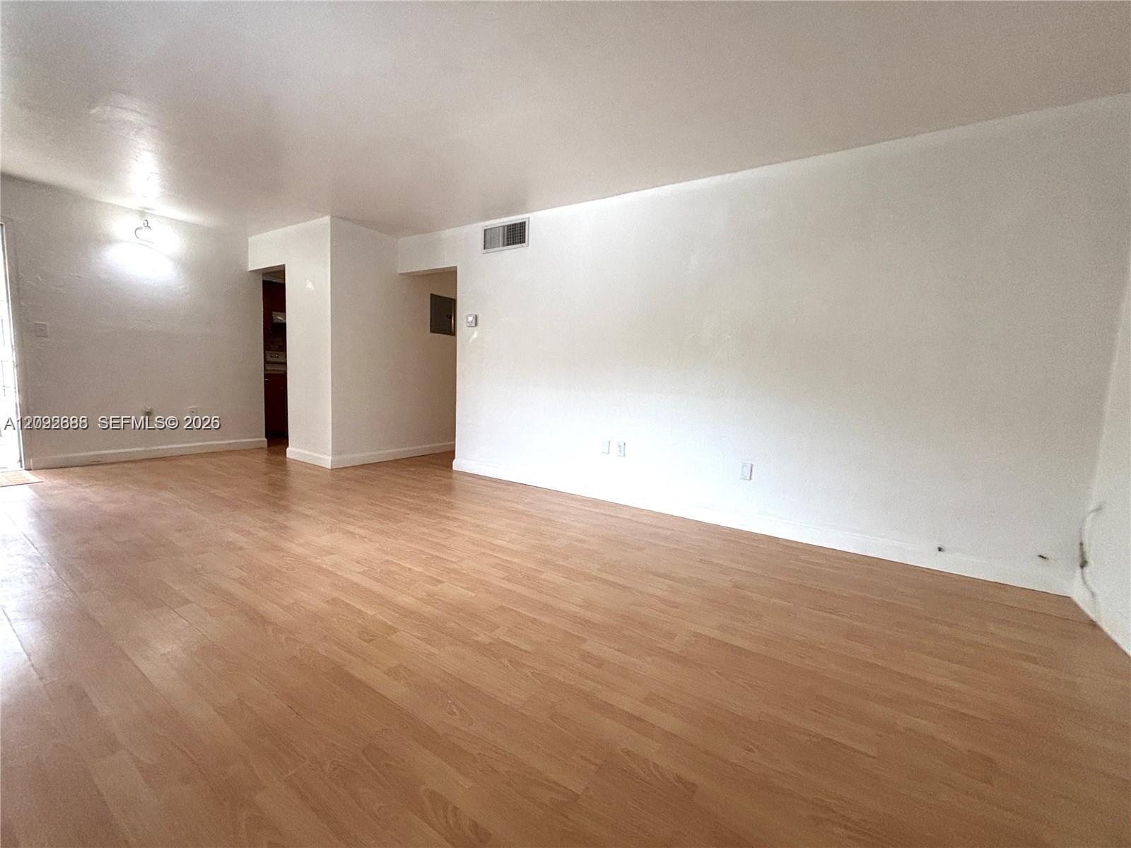 Residential Lease in Pinecrest 4