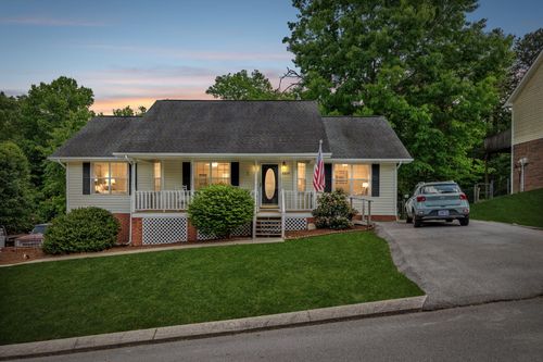 6824 Sawtooth Dr, Ooltewah, TN, 37363-5853 | Card Image