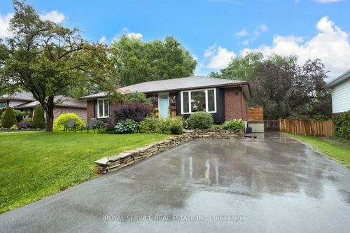 306 Lindan Ave, Peterborough, ON, K9L1K6 | Card Image