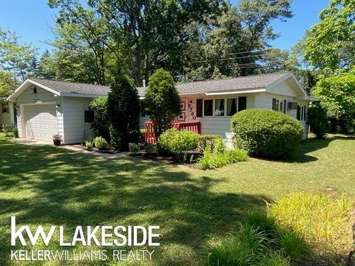 5760 Pine Dr, Caseville, MI, 48725-9763 | Card Image